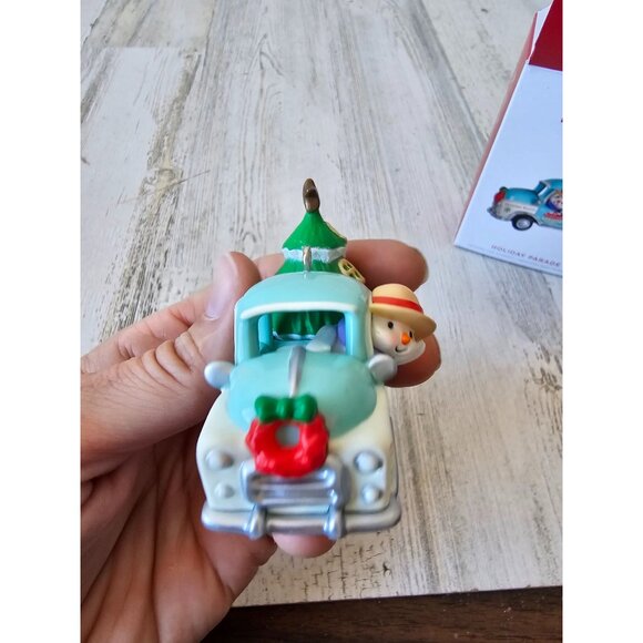 Hallmark holiday parade snowman truck ornament new axis tree 4th - Picture 8 of 9